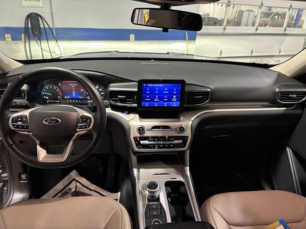 Used 2023 Ford Explorer XLT w/ Equipment Group 202A image 11