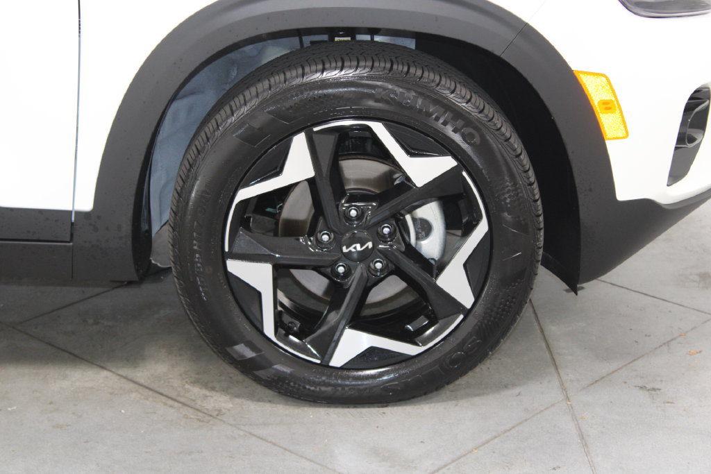 Used 2025 Kia Seltos EX w/ EX Sunroof Package FWD image 12