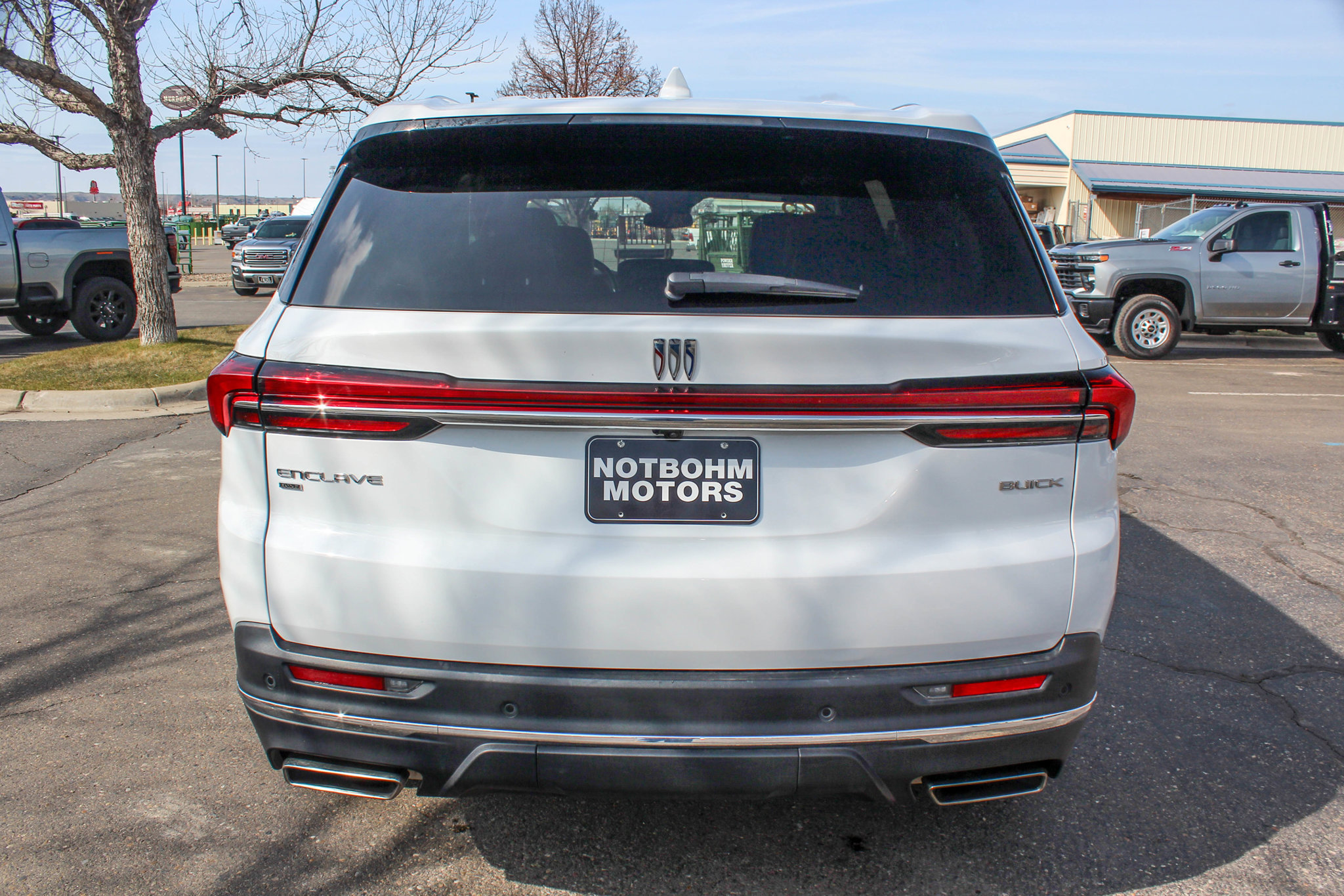 Used 2025 Buick Enclave Preferred AWD/4WD image 8