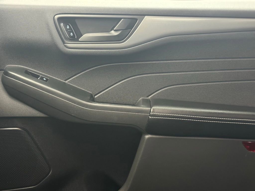 Used 2023 Ford Escape Active image 39