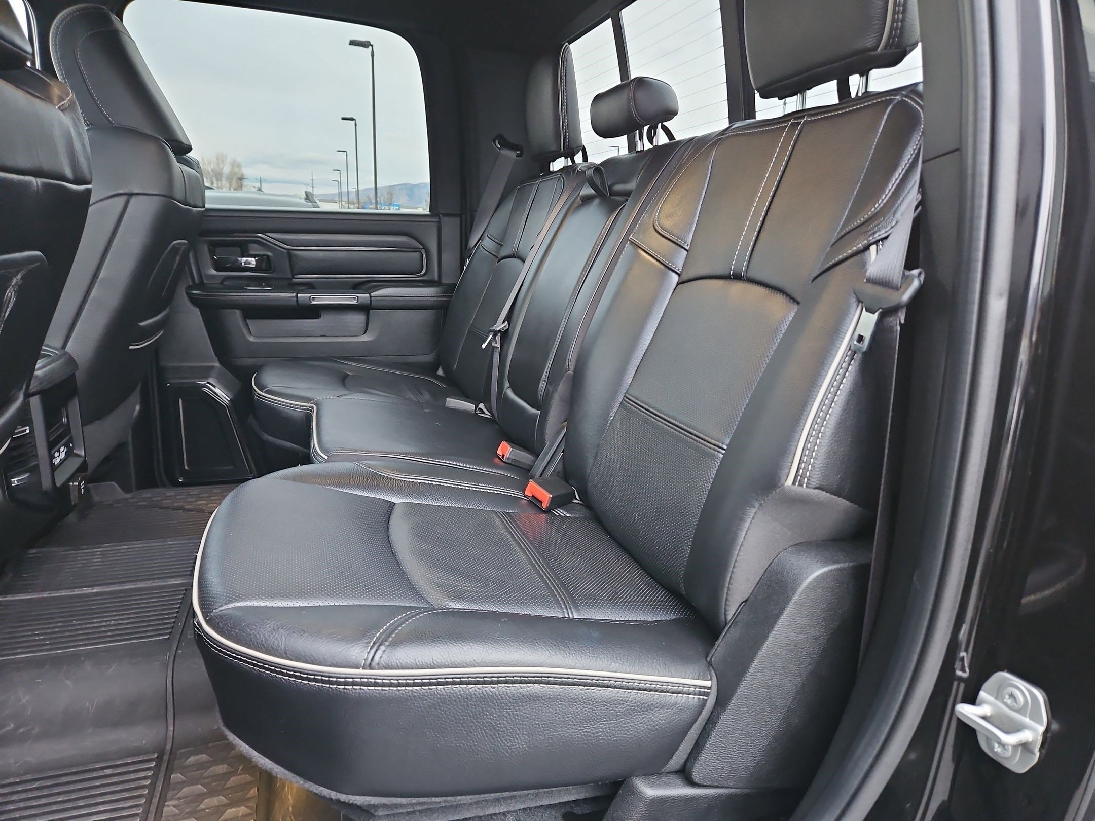 Used 2023 RAM 3500 Limited image 31