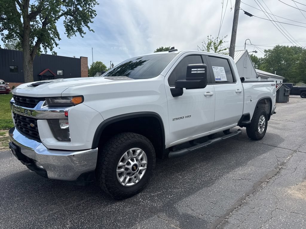 Used 2020 Chevrolet Silverado 2500 LT AWD/4WD image 3