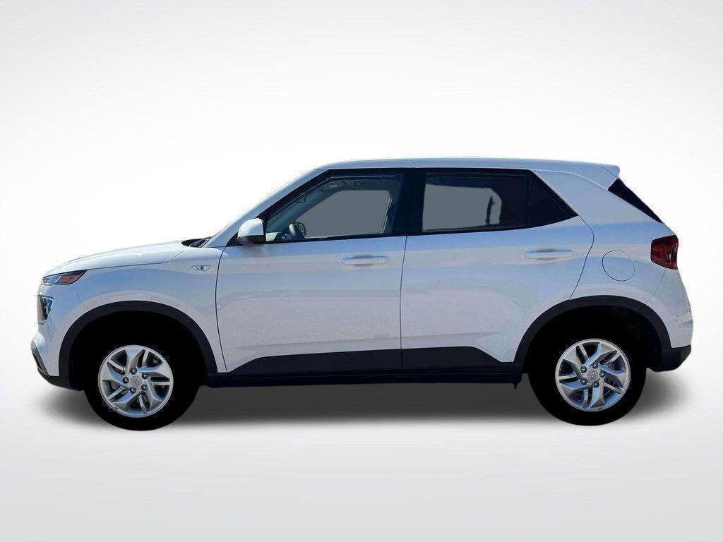 New 2026 Hyundai Venue SE FWD image 3