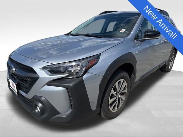 Used 2025 Subaru Outback Premium AWD/4WD image 3