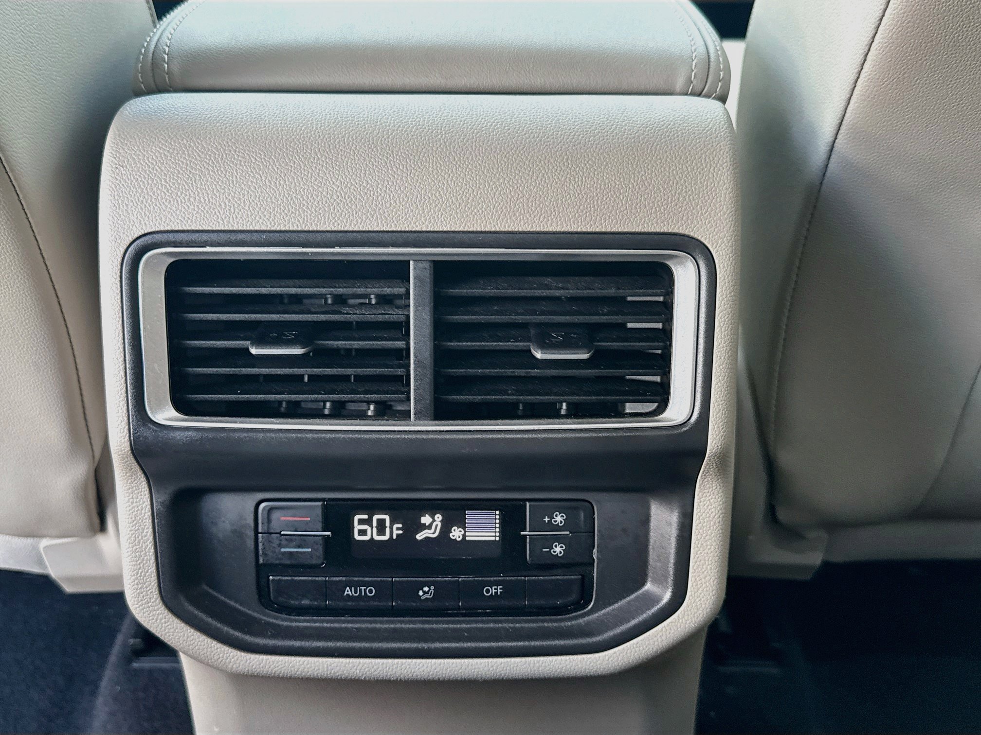 Used 2024 Volkswagen Atlas SE FWD image 22