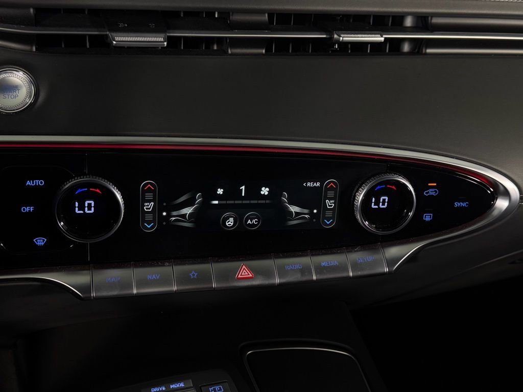 Used 2024 Genesis GV70 3.5T Sport w/ Sport Advanced Package image 17