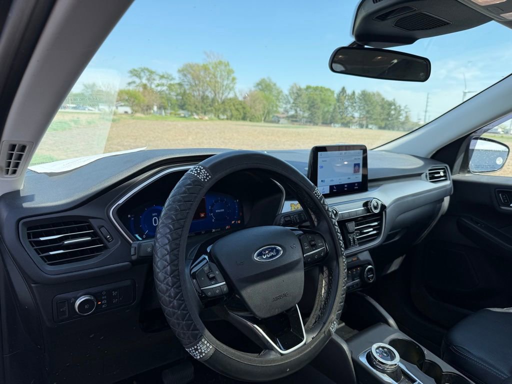 Used 2021 Ford Escape SEL w/ Technology Package image 11