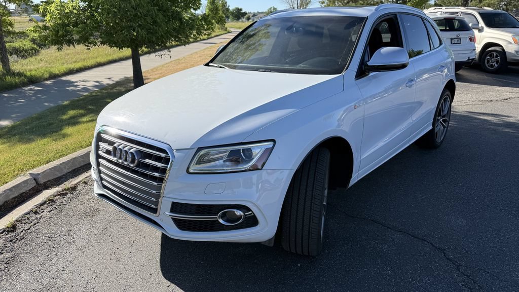 Used 2016 Audi SQ5 Premium Plus w/ Technology Package AWD/4WD image 2