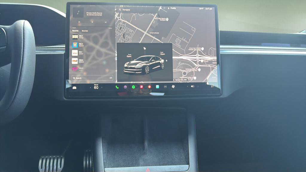 Used 2021 Tesla Model S Plaid image 8