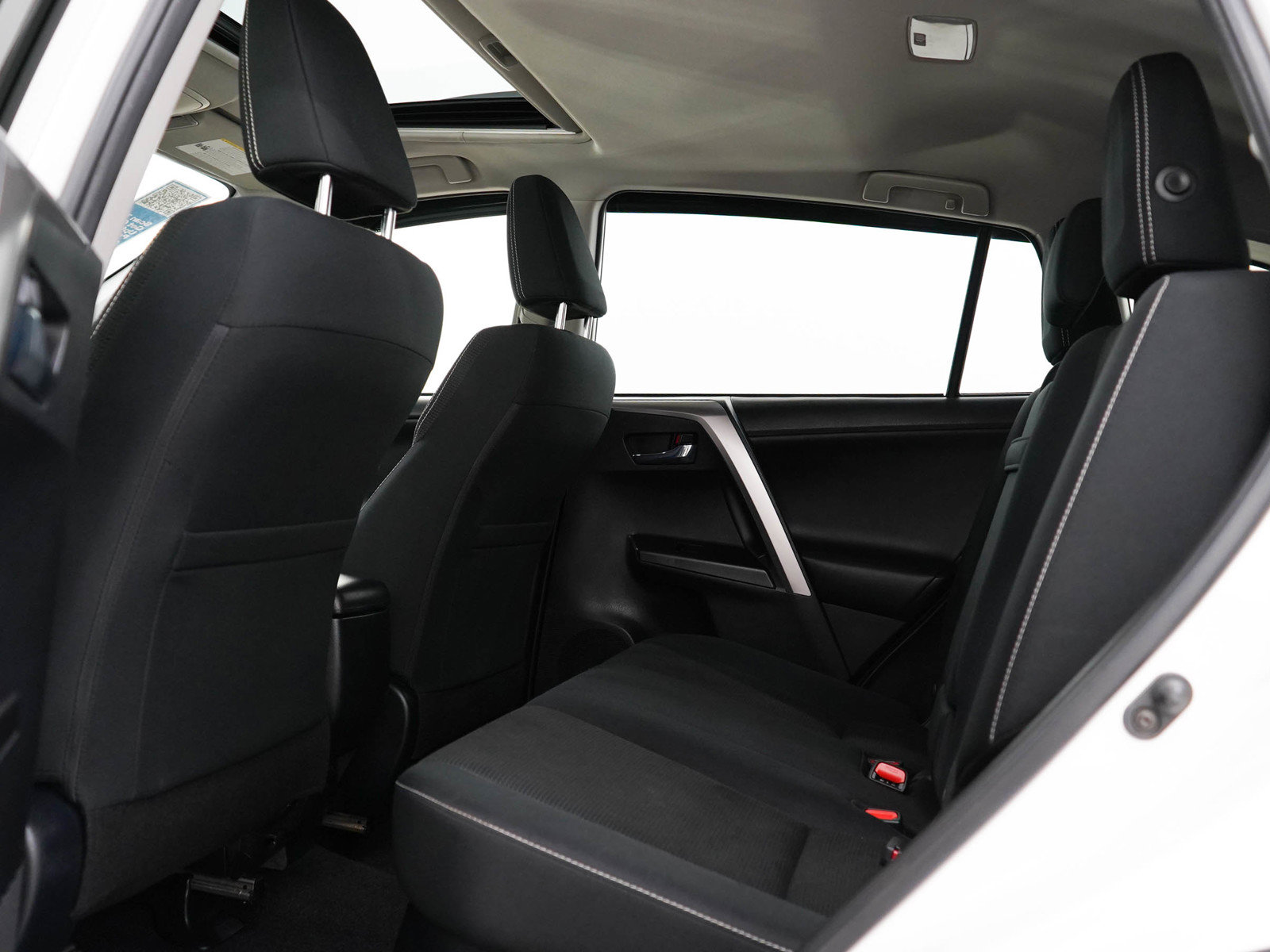 Used 2017 Toyota RAV4 XLE w/ Carpet Mat Package AWD/4WD image 14