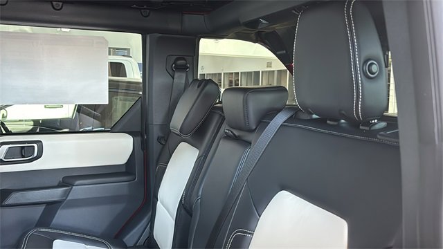 New 2026 Ford Bronco Outer Banks w/ Sasquatch Package image 25