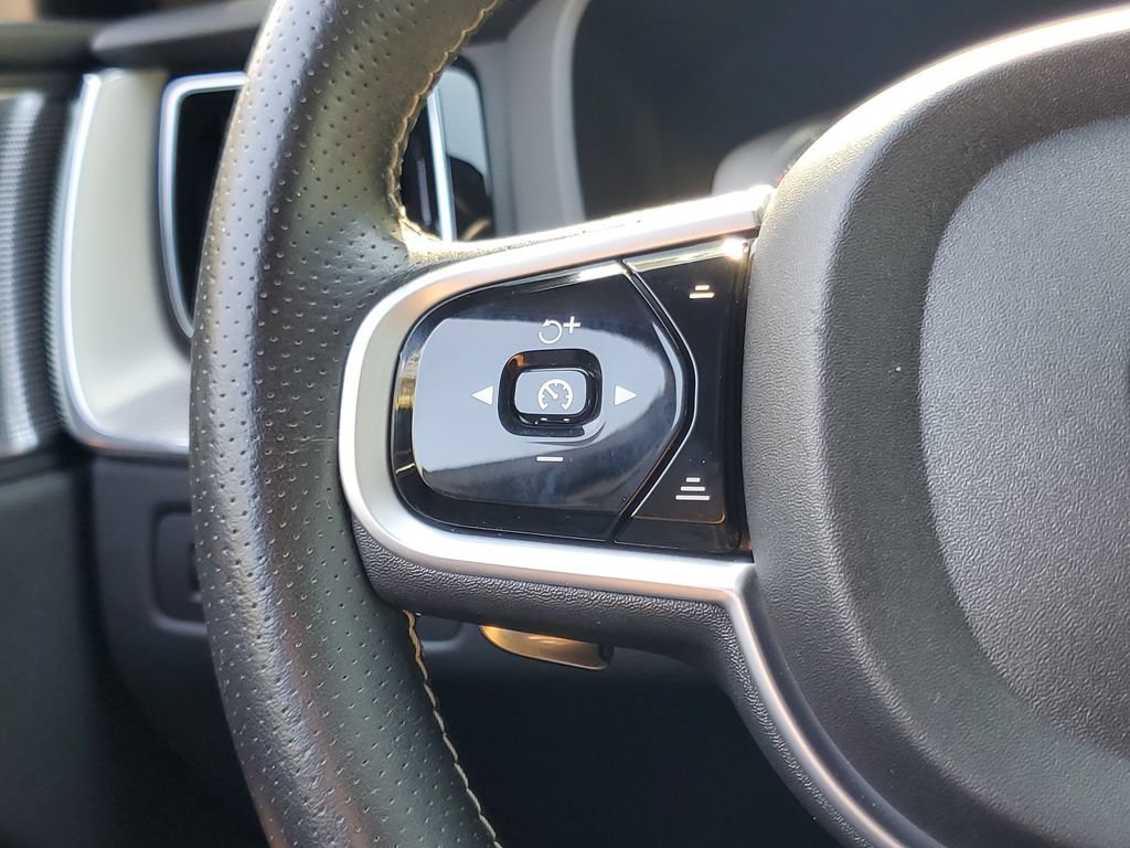 Used 2019 Volvo XC60 T8 R-Design w/ Protection Package Premier AWD/4WD image 21