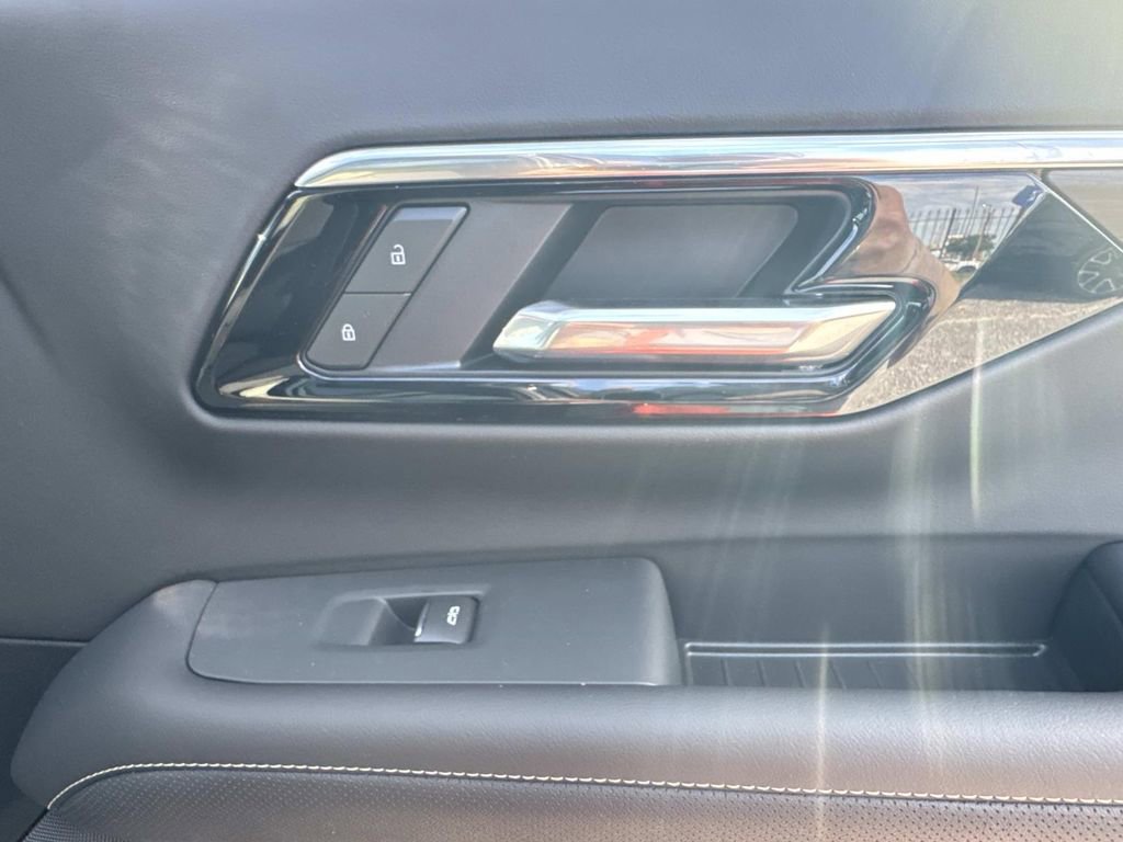 New 2026 Chevrolet Suburban Premier RWD image 16