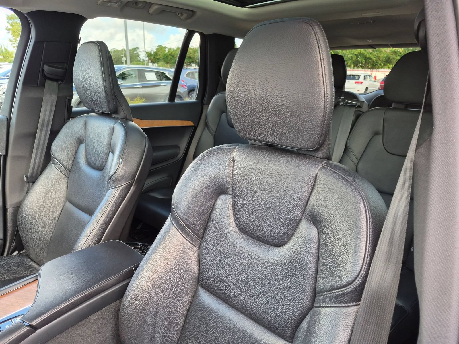 Used 2023 Volvo XC90 T8 Plus w/ Protection Package AWD/4WD image 15