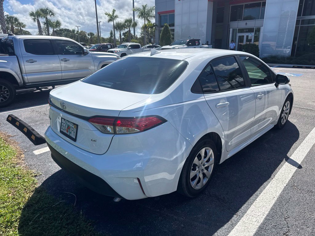 Certified 2025 Toyota Corolla LE w/ Convenience Package FWD image 3