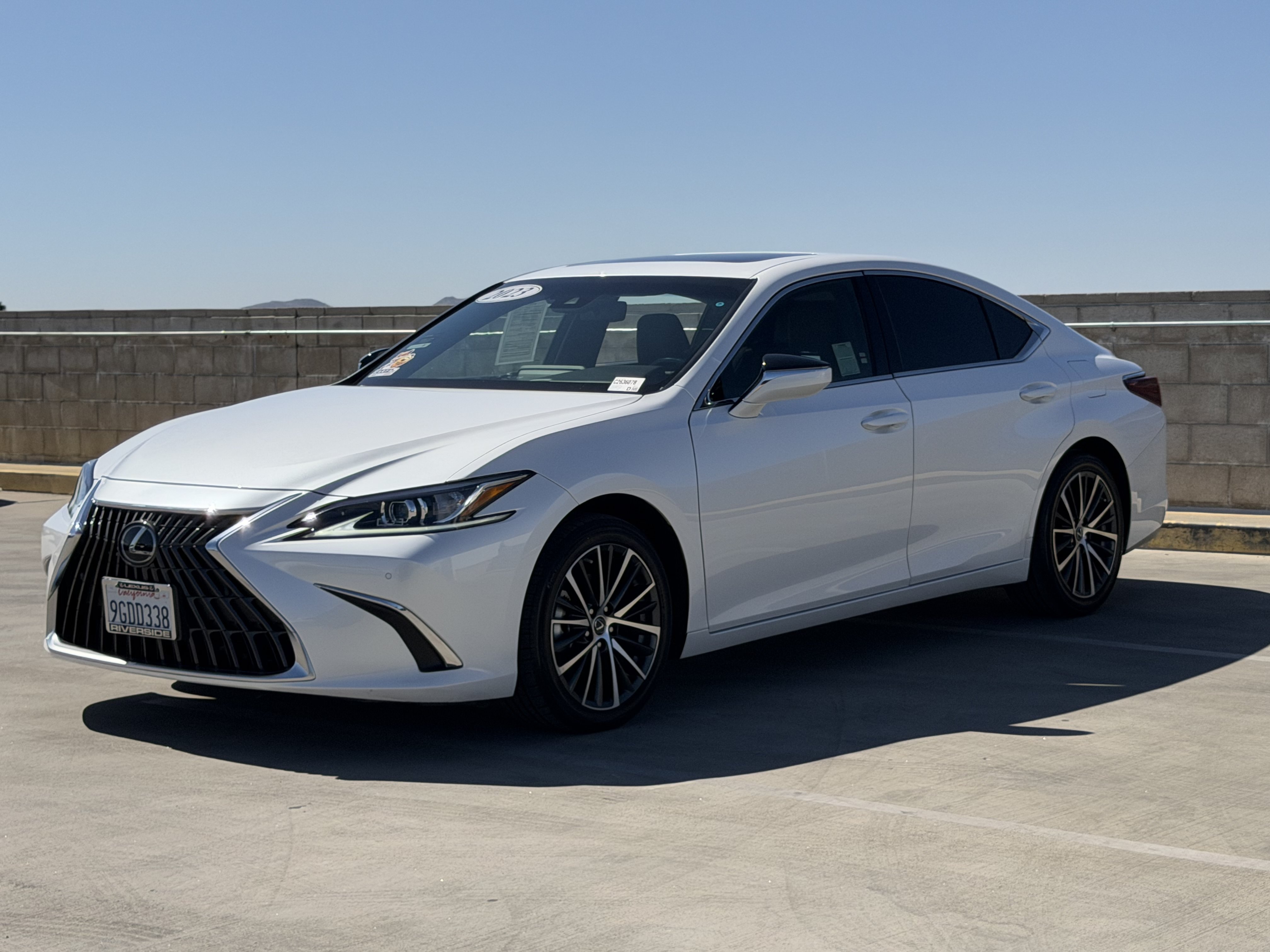 Certified 2023 Lexus ES 350 w/ Premium Package FWD image 4