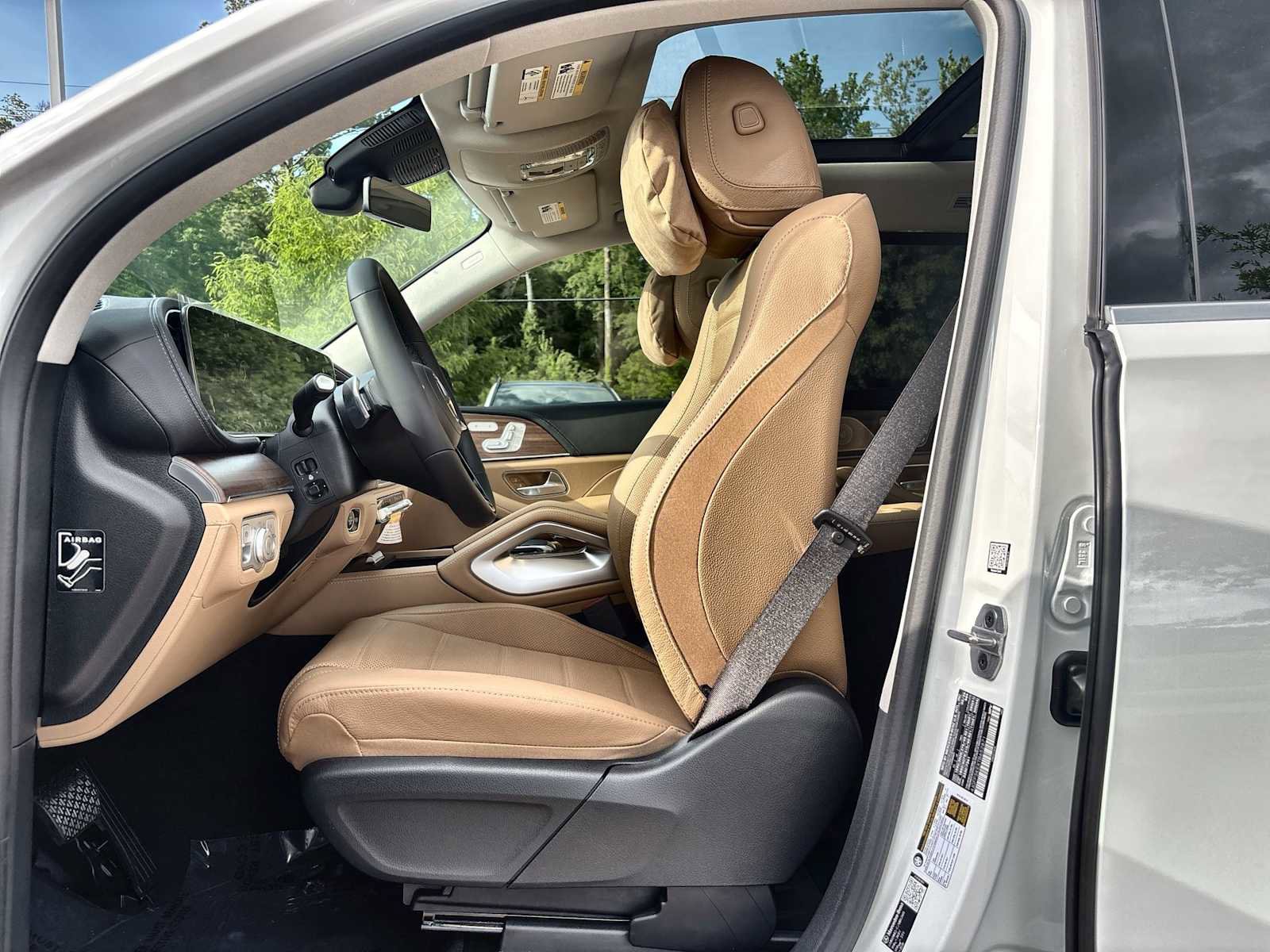 New 2026 Mercedes-Benz GLS 450 4MATIC image 3