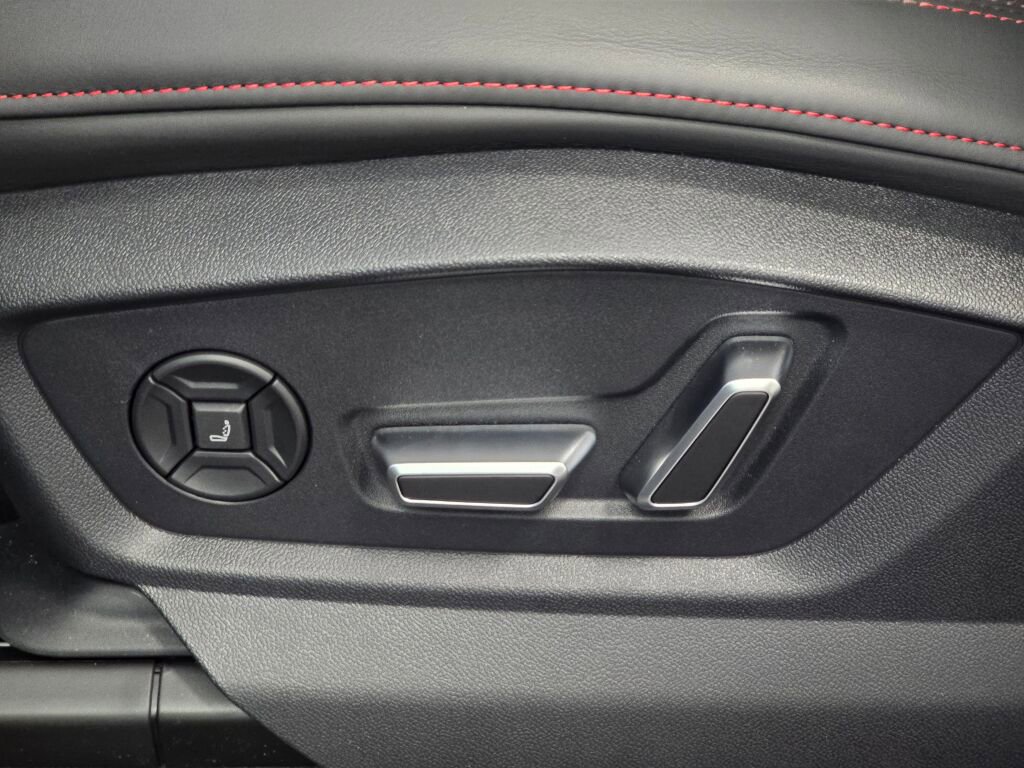 New 2025 Audi RS Q8 performance image 24