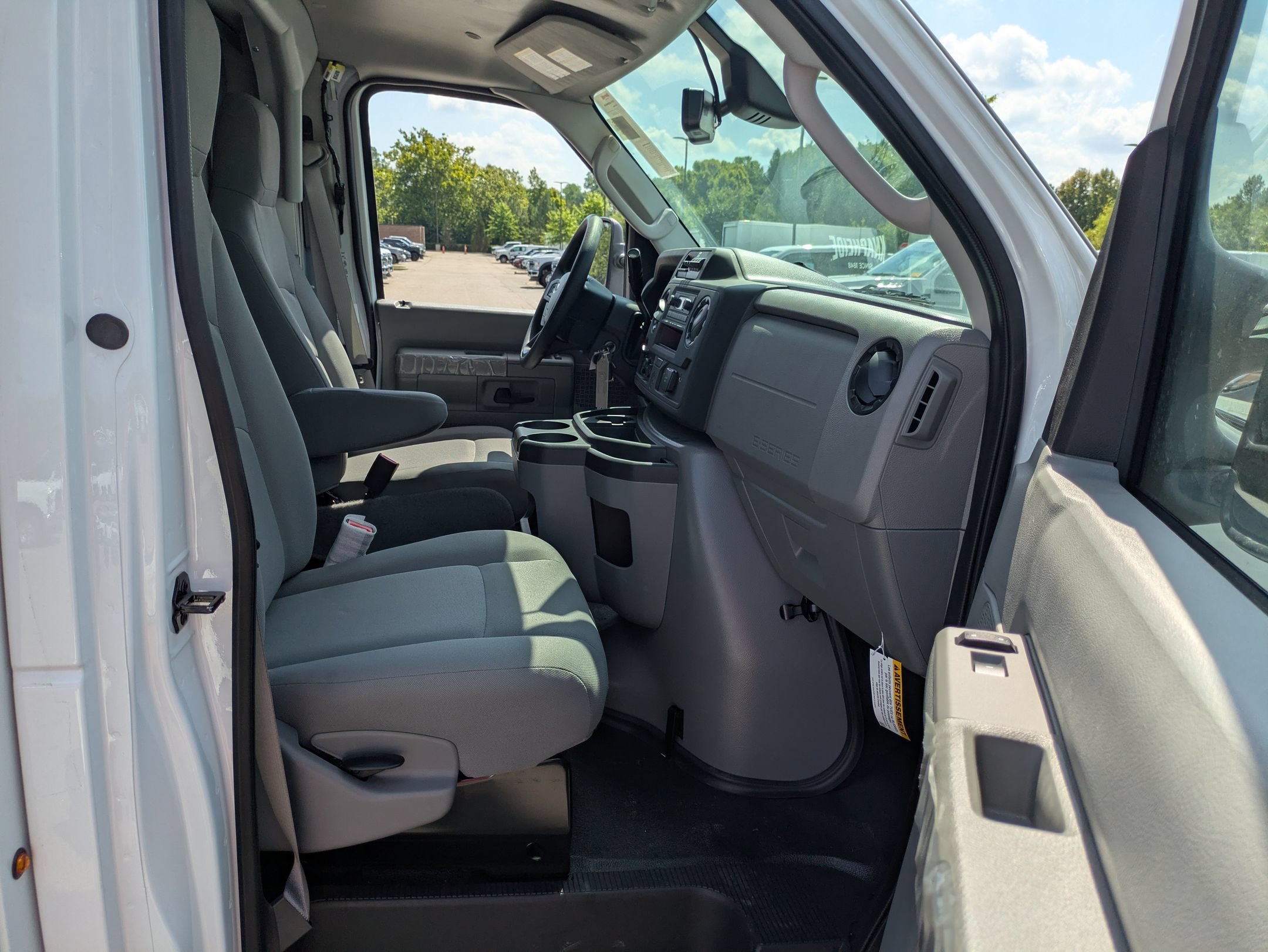 New 2027 Ford E-350 and Econoline 350 Super Duty w/ Power Equipment Group RWD image 29
