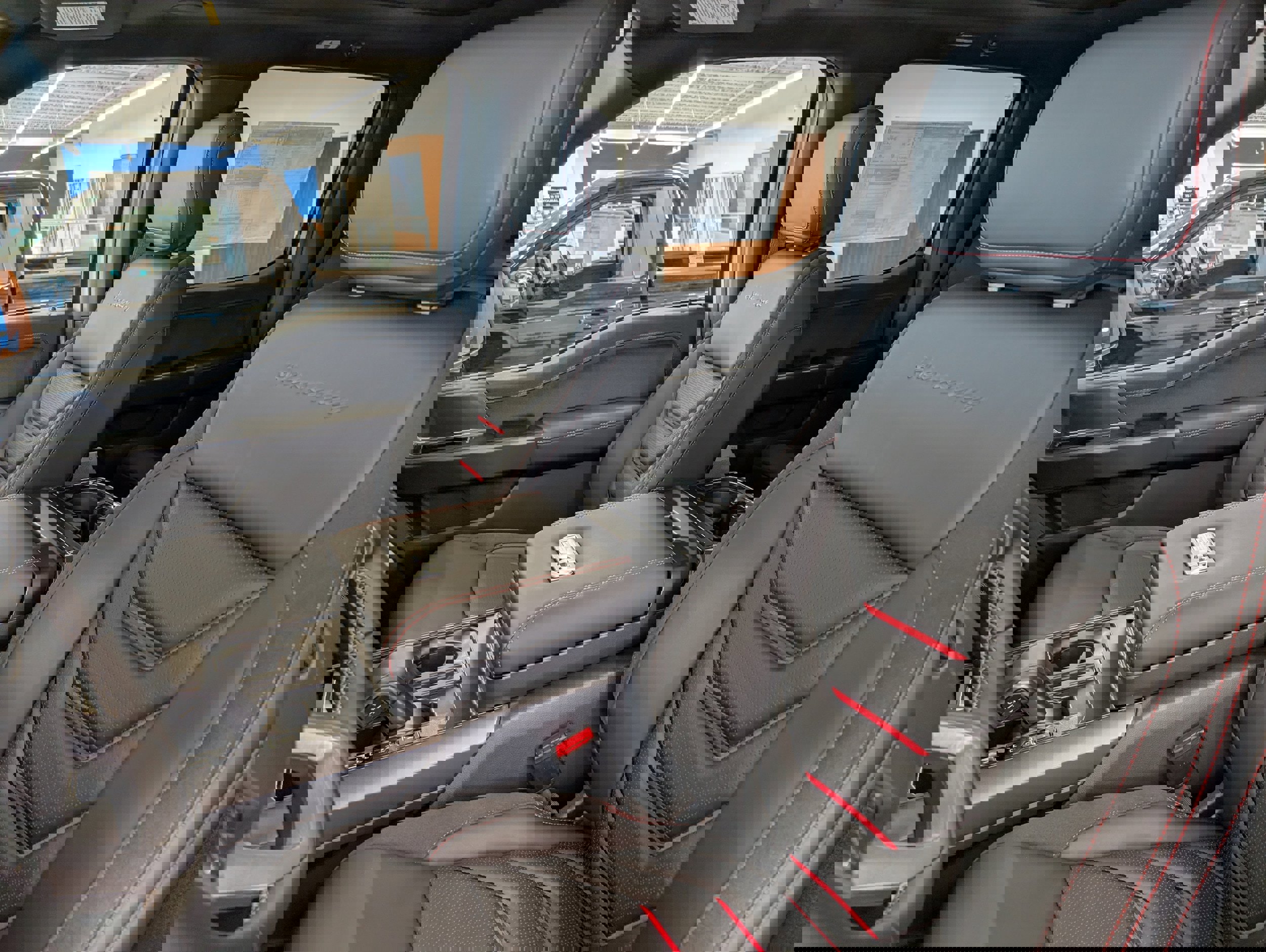 New 2025 Ford F150 Lariat w/ Equipment Group 502A High image 34