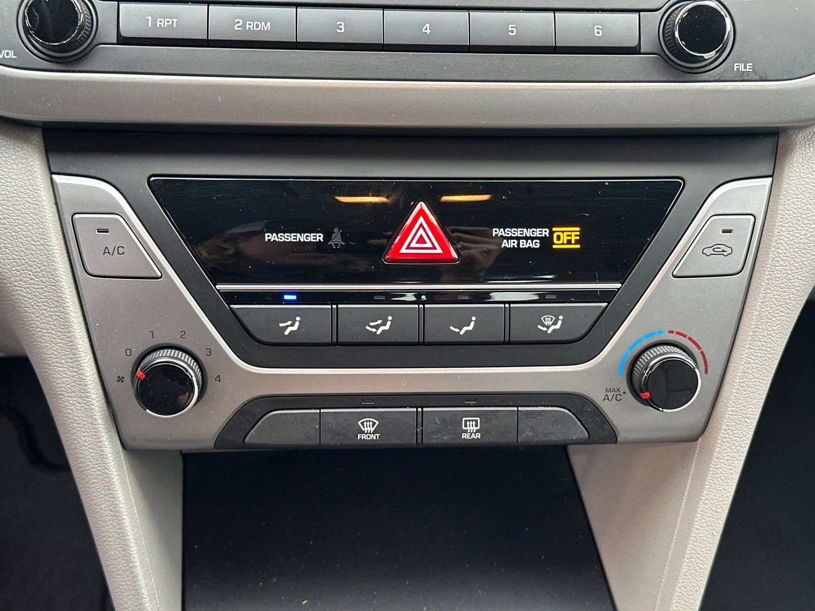 Used 2017 Hyundai Elantra SE image 29