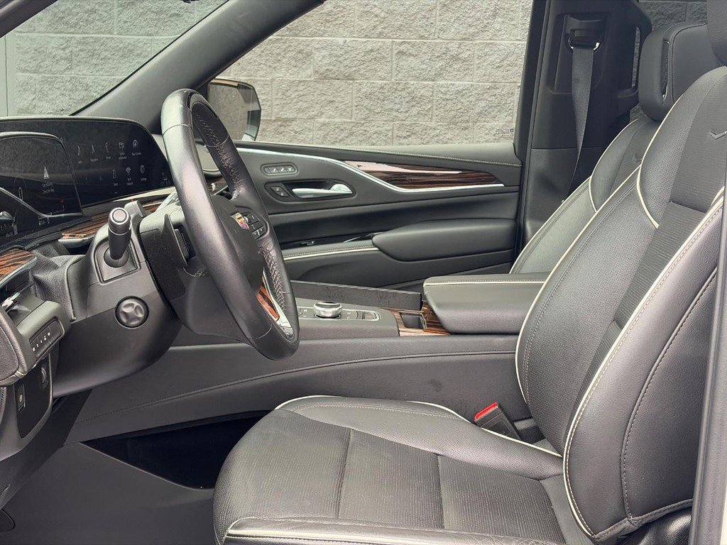 Certified 2023 Cadillac Escalade ESV Premium Luxury image 17