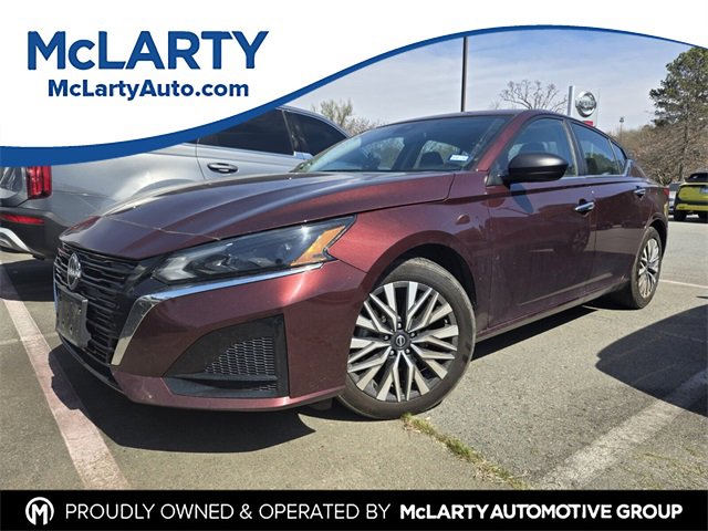 Certified 2025 Nissan Altima 2.5 SV image 1