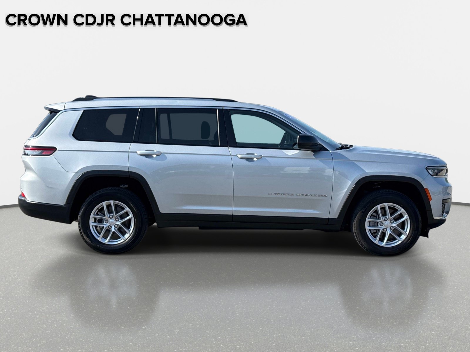 Certified 2023 Jeep Grand Cherokee L Laredo w/ Luxury Tech Group I AWD/4WD image 5