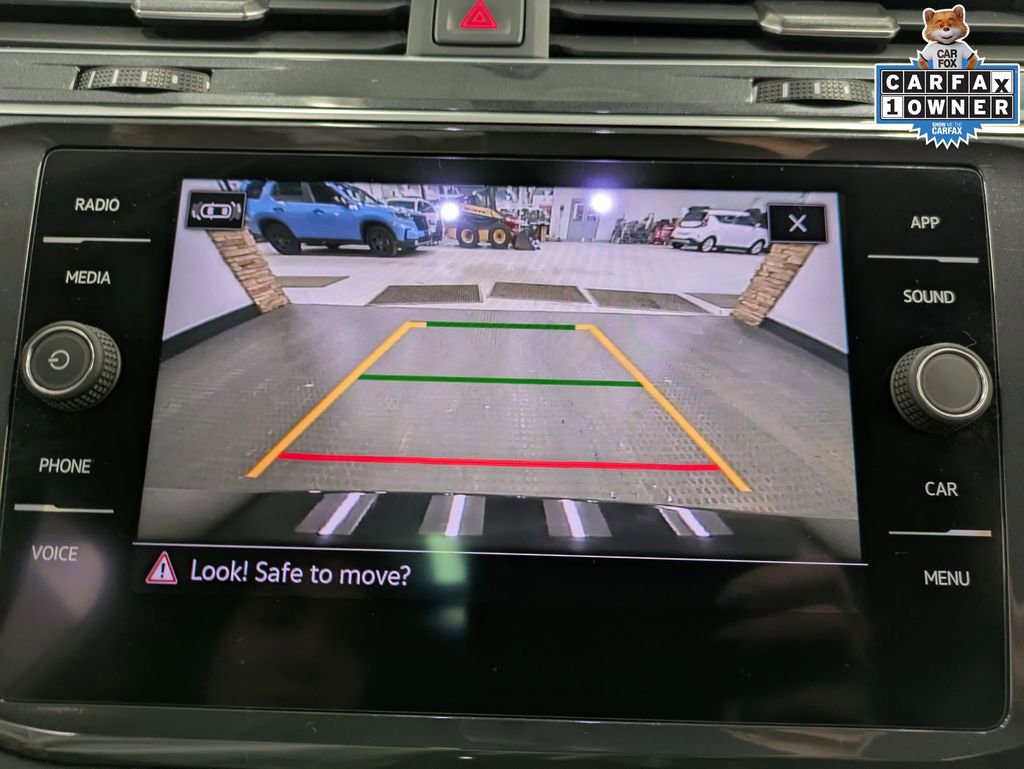 Used 2021 Volkswagen Tiguan SE w/ Panoramic Sunroof Package AWD/4WD image 14