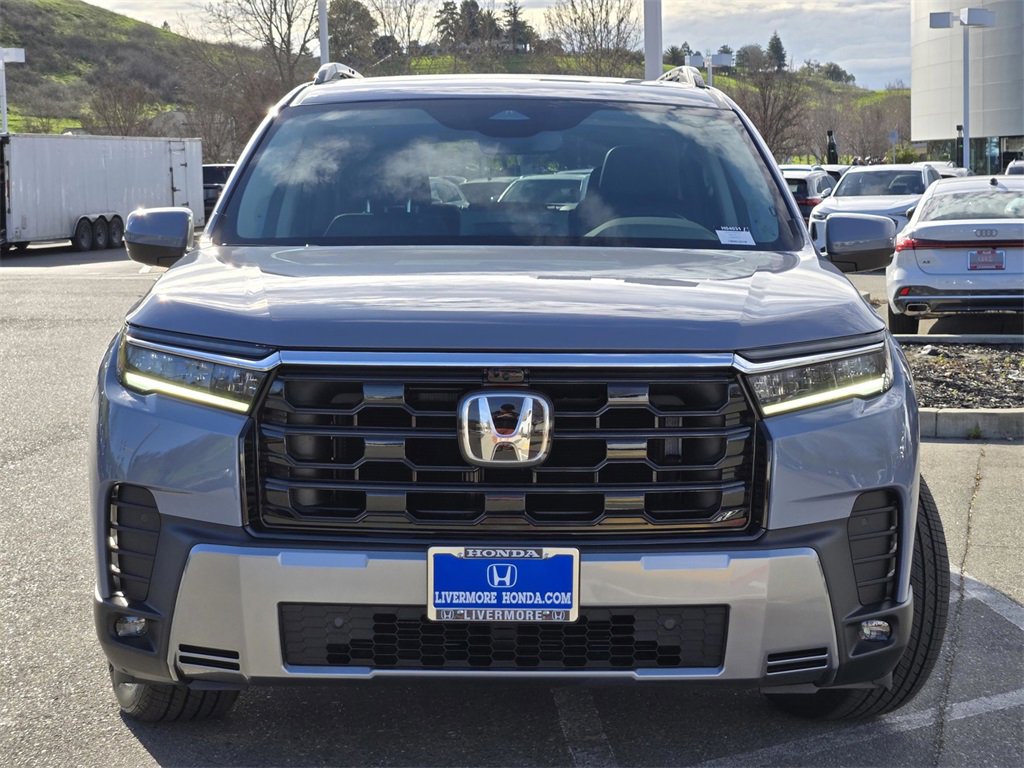 New 2026 Honda Pilot Touring image 2