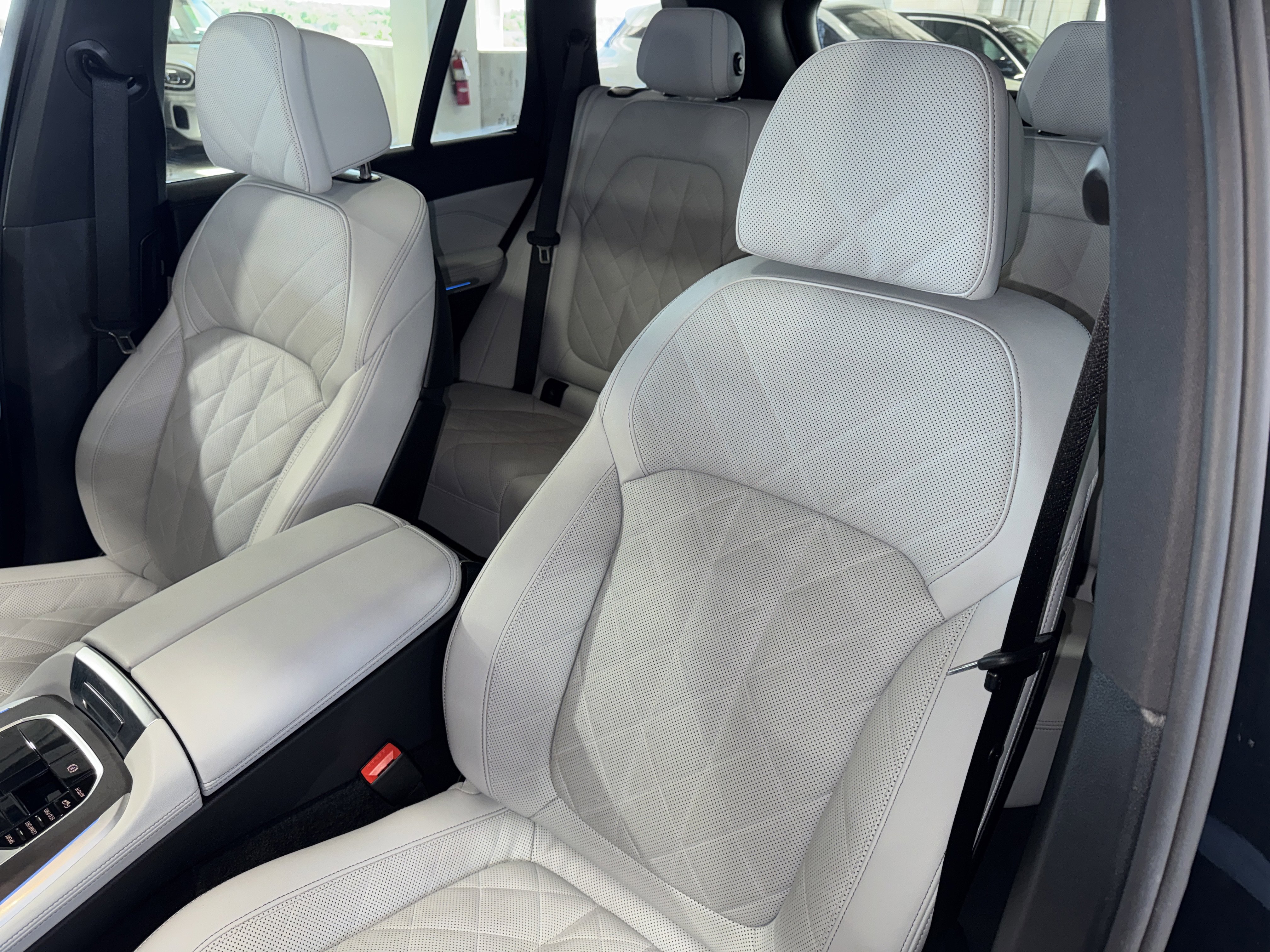 Certified 2025 BMW X5 xDrive40i w/ M Sport Package image 33