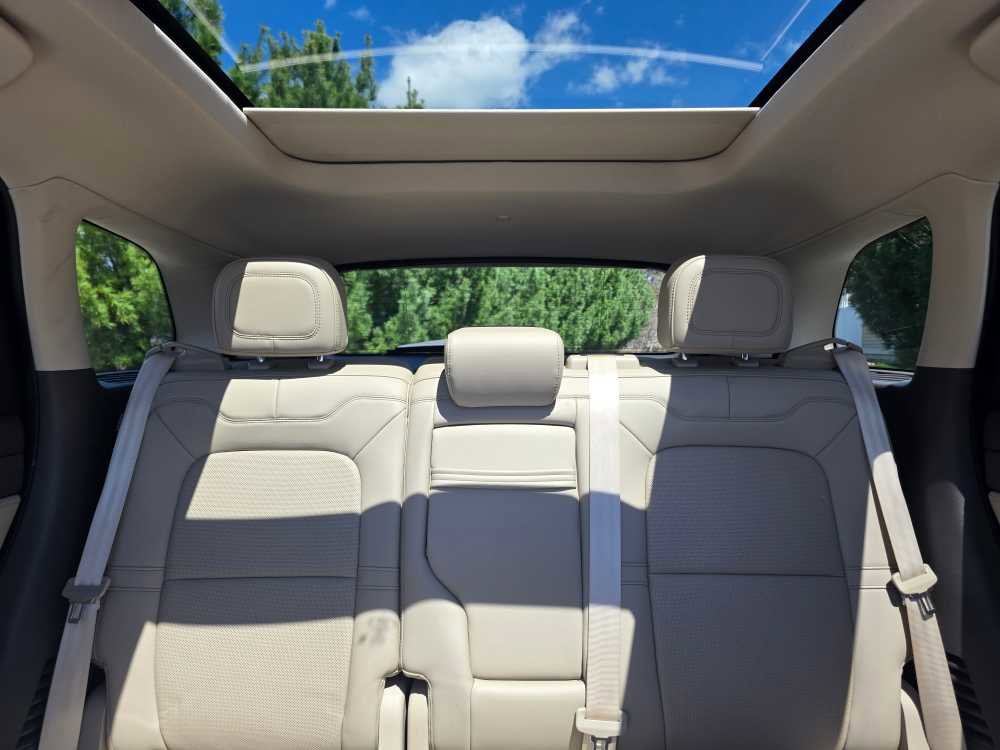 Used 2022 Lincoln Corsair AWD w/ Premium Package image 28