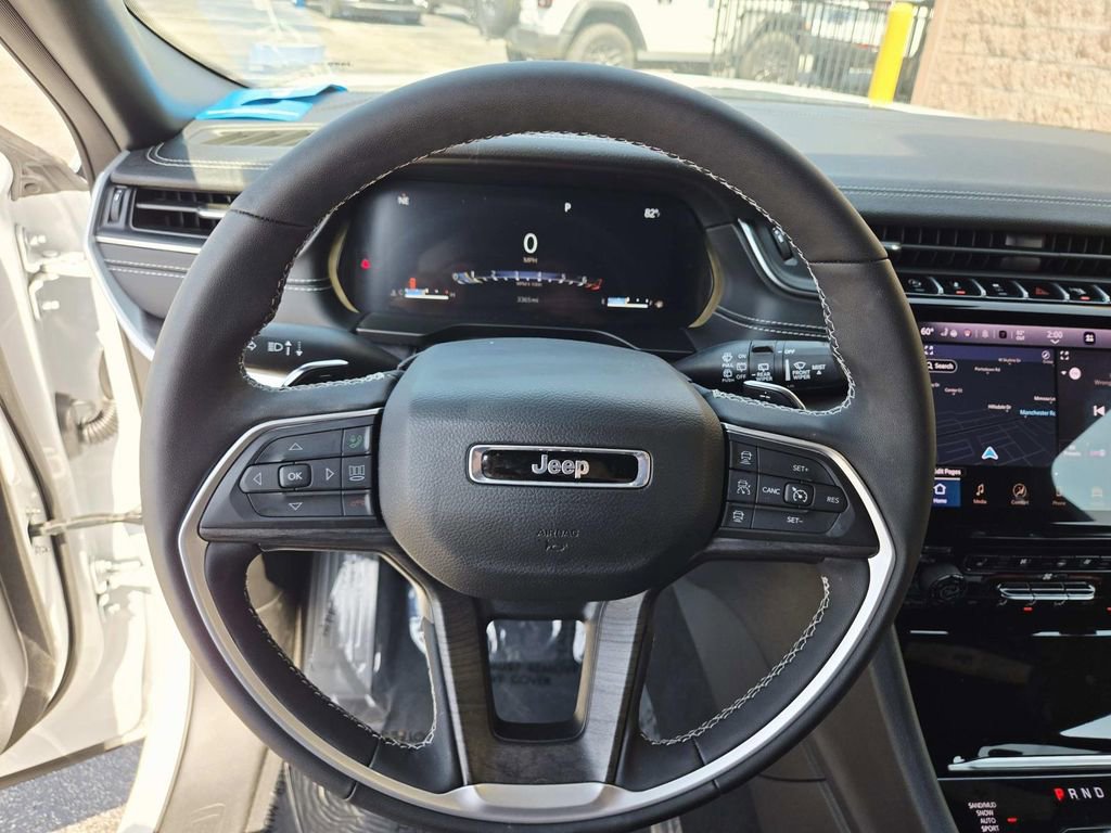 Used 2025 Jeep Grand Cherokee L Limited w/ Luxury Tech Group II AWD/4WD image 21
