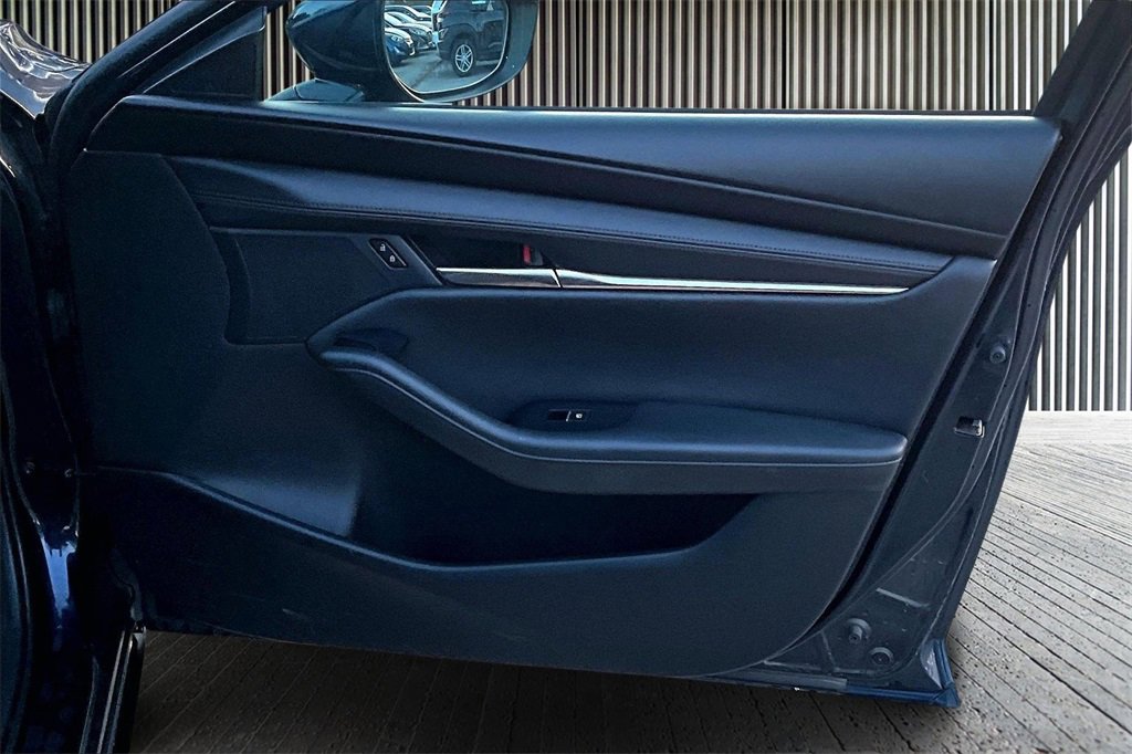 Used 2023 MAZDA MAZDA3 s image 23