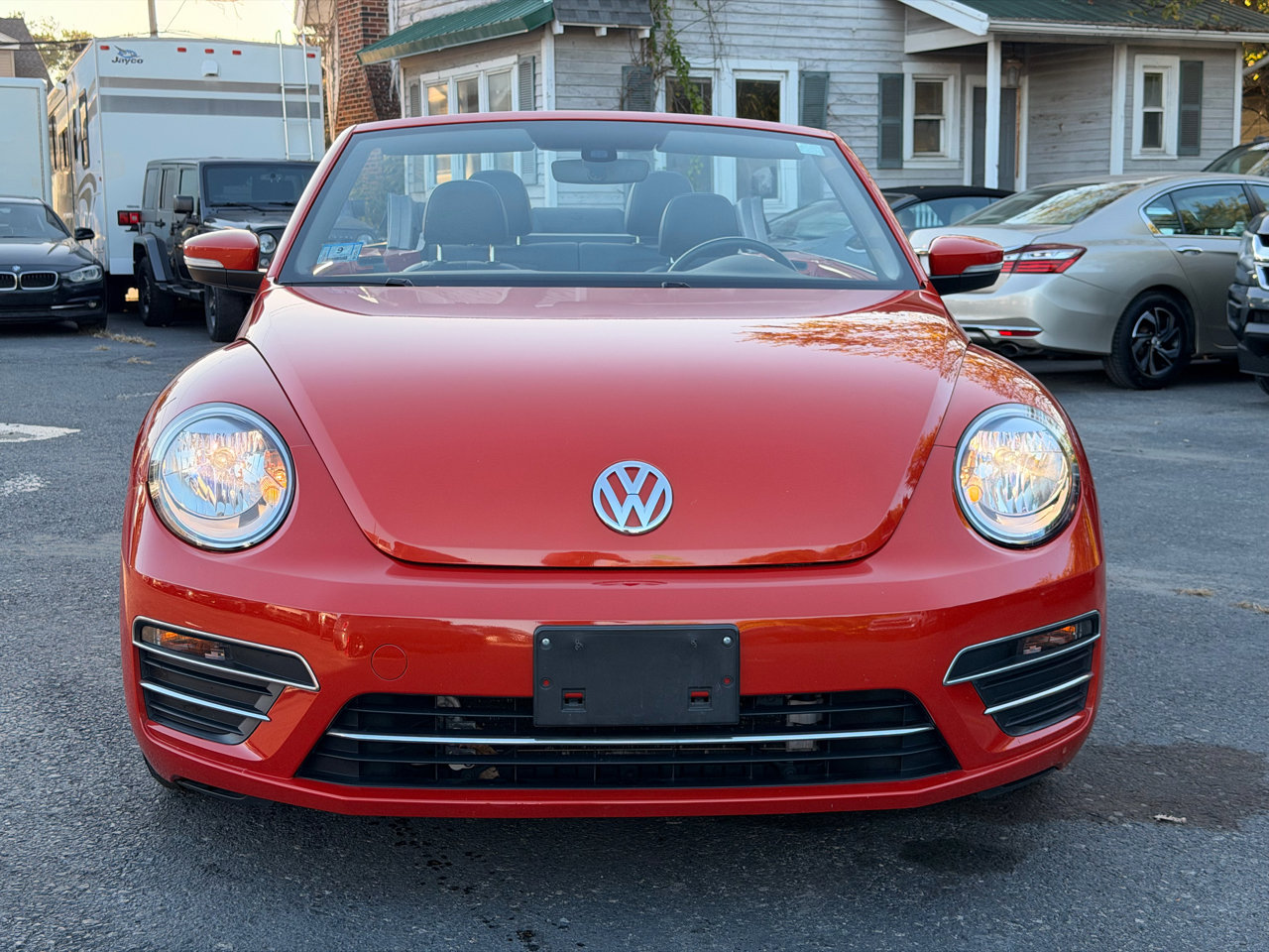 Used 2019 Volkswagen Beetle 2.0T SE image 2
