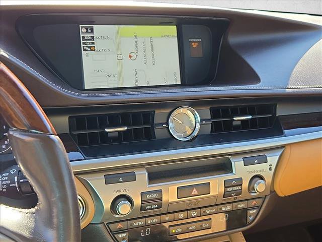 Used 2017 Lexus ES 350 w/ Ultra Luxury Package FWD image 12