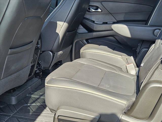 Used 2023 Chevrolet Traverse Premier w/ LPO, Floor Liner Package FWD image 20