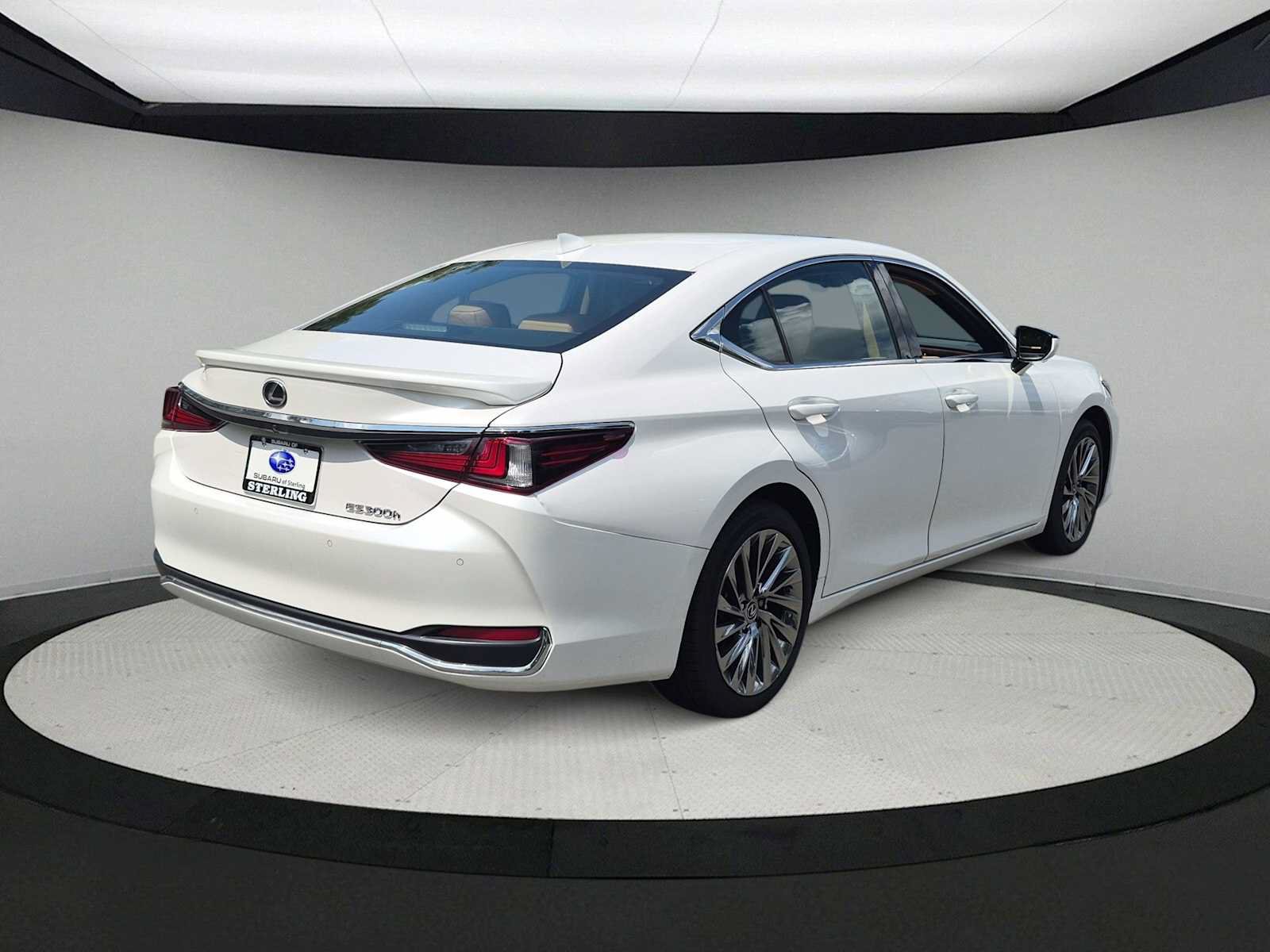 Used 2024 Lexus ES 300h w/ Technology Package FWD image 8