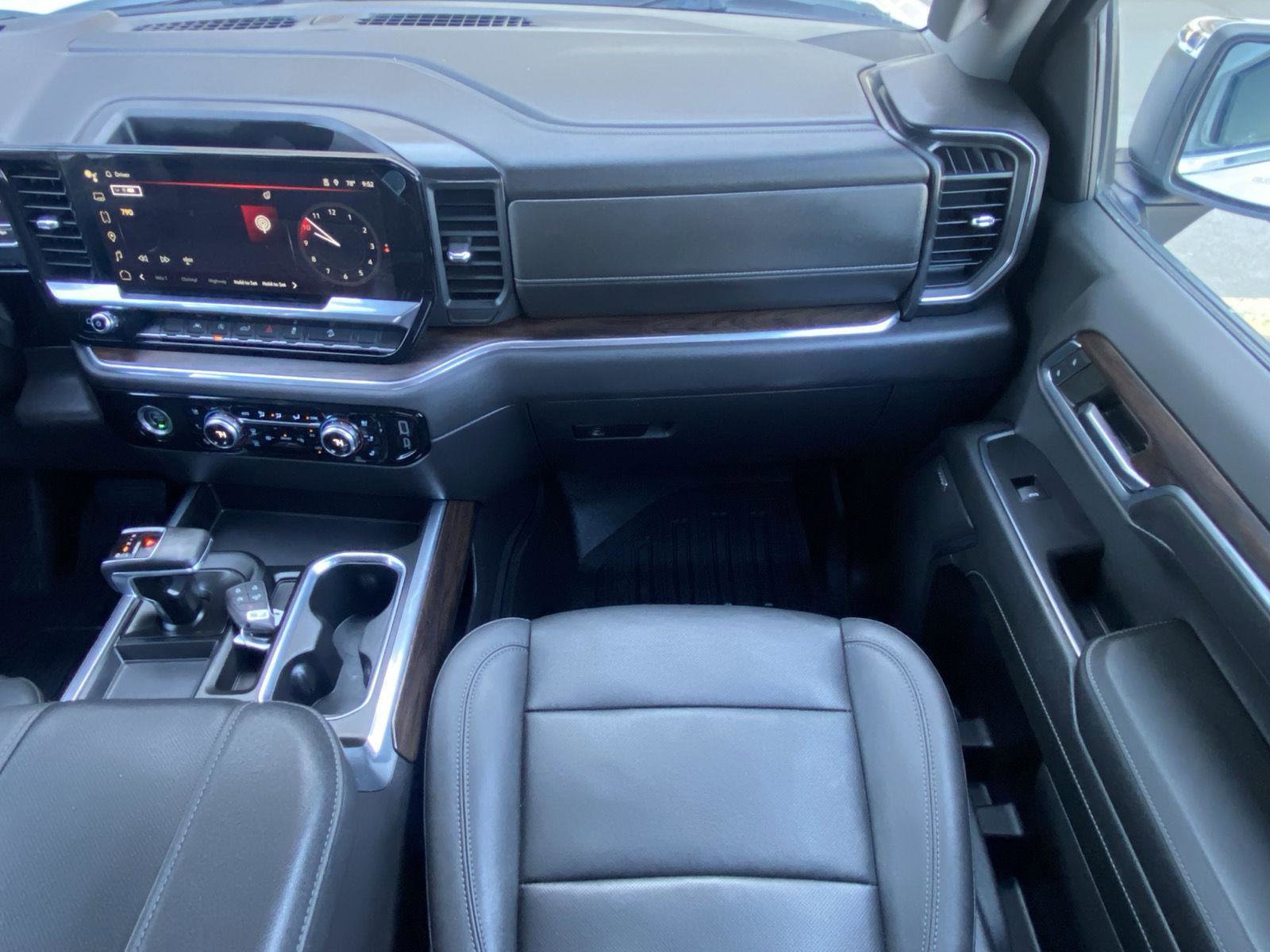 Used 2023 GMC Sierra 1500 SLT w/ SLT Premium Package AWD/4WD image 18