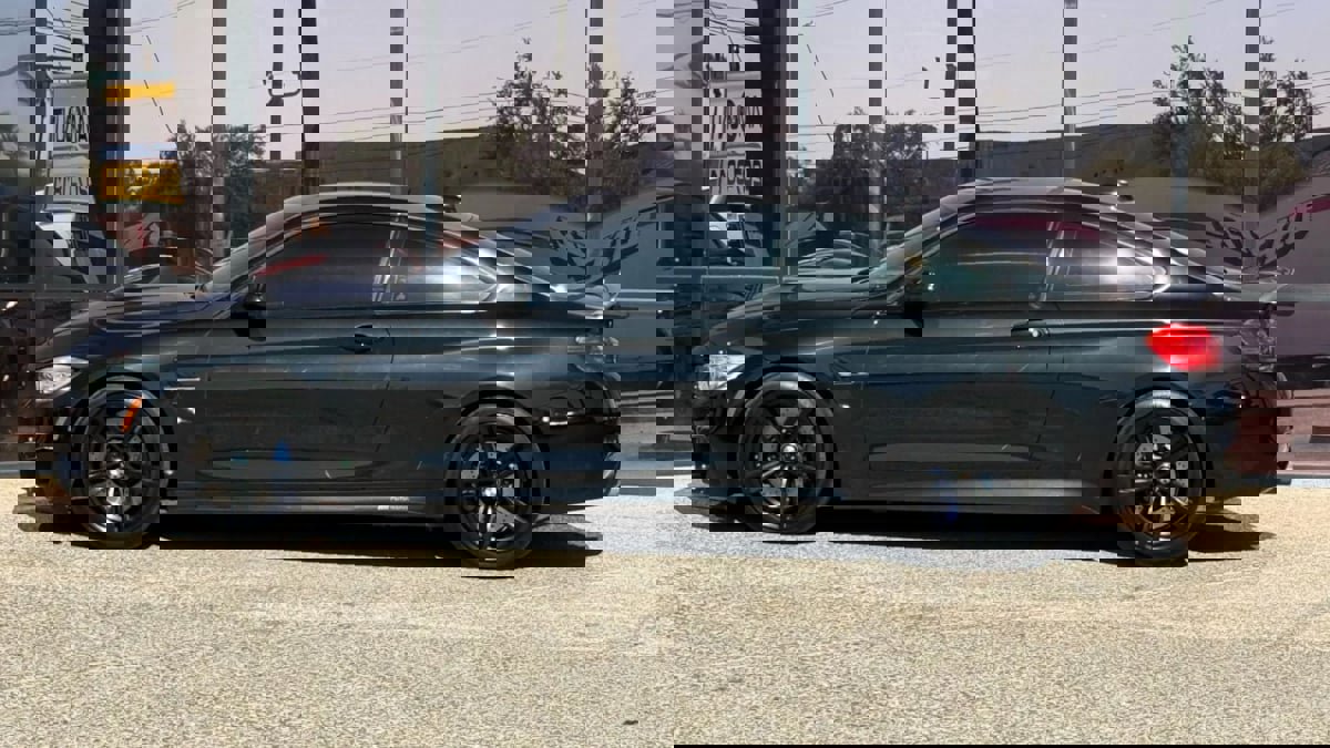 Used 2017 BMW M4 Coupe image 5