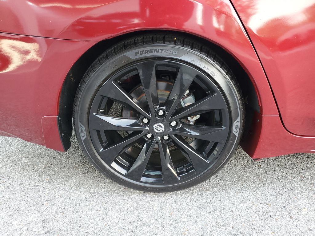 Certified 2023 Nissan Maxima Platinum w/ Sport Mat Group FWD image 5