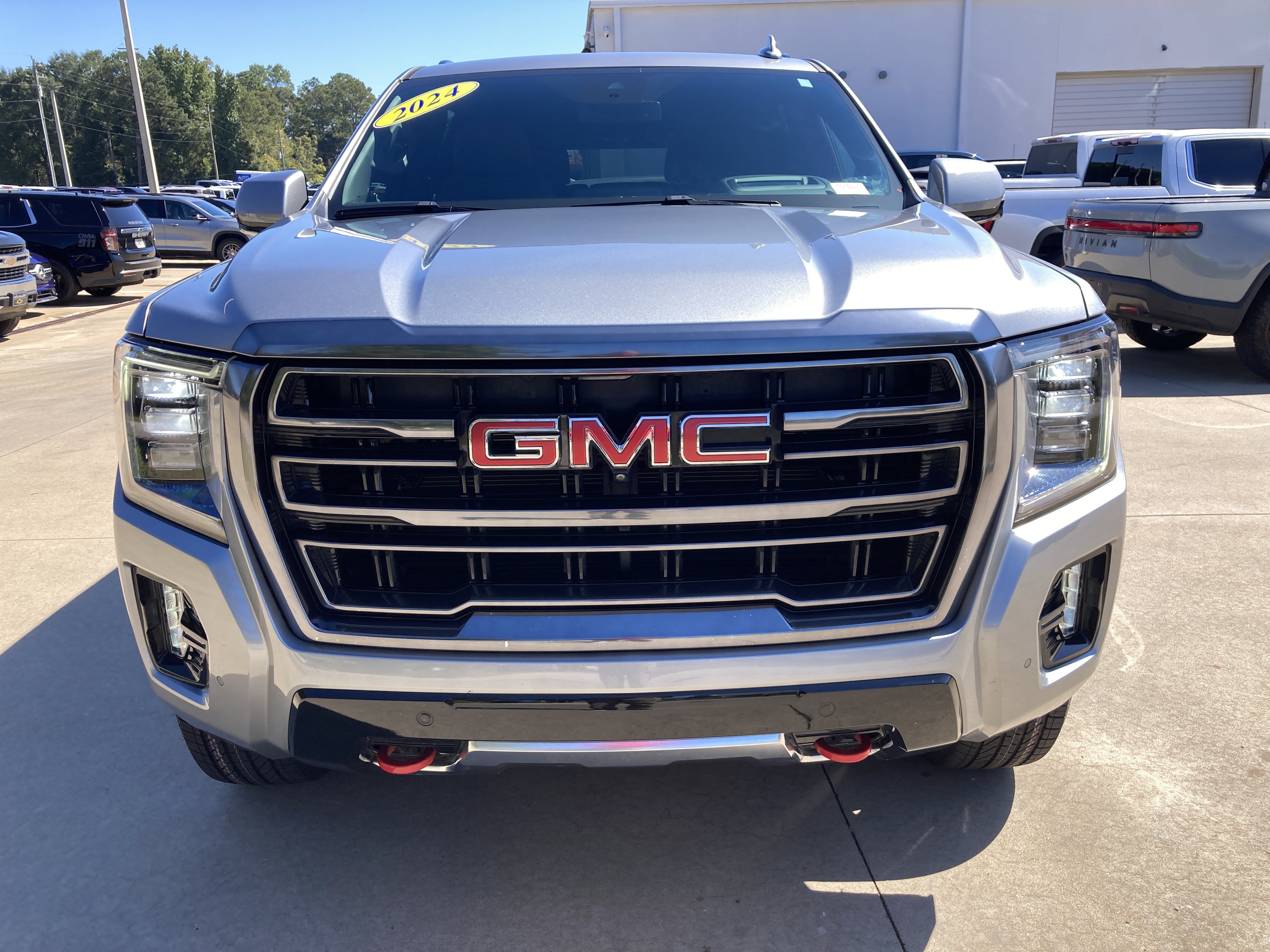 Certified 2024 GMC Yukon XL AT4 w/ Technology Package AWD/4WD image 2