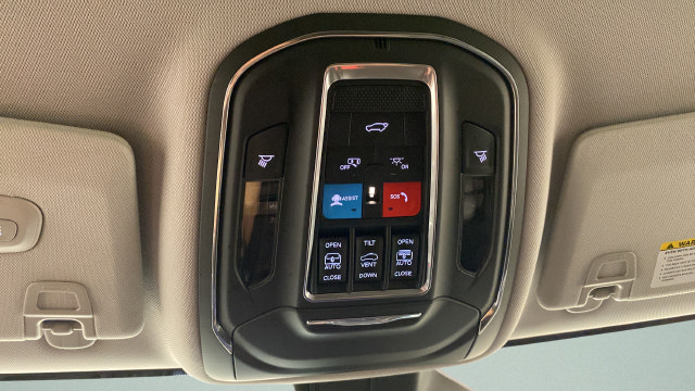 Used 2023 Jeep Grand Cherokee L Limited AWD/4WD image 21