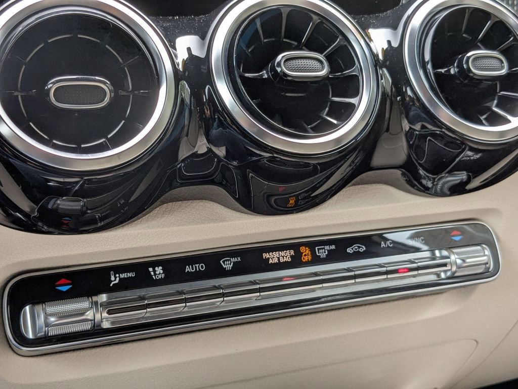 Used 2023 Mercedes-Benz GLB 250 image 21