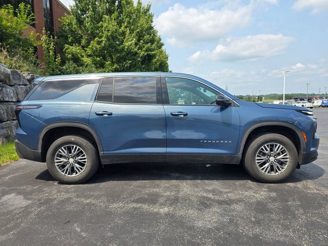Used 2024 Chevrolet Traverse LS w/ LPO, Floor Liner Package FWD image 2