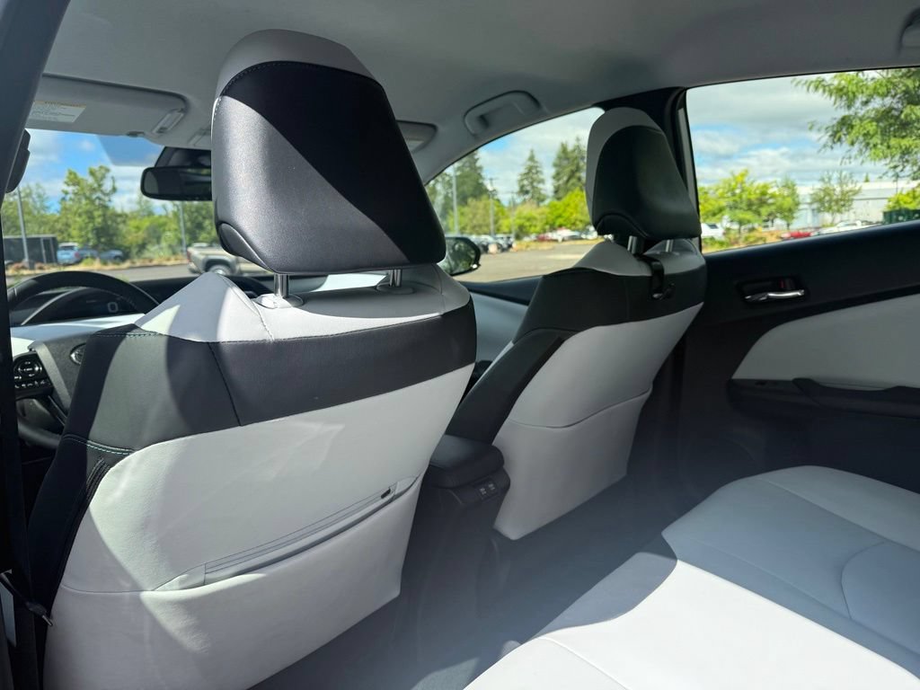 Used 2020 Toyota Prius XLE w/ Advanced Technology Package AWD/4WD image 17