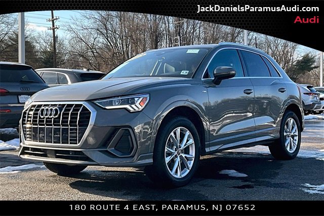 Used 2023 Audi Q3 2.0T Premium w/ Convenience Package image 1