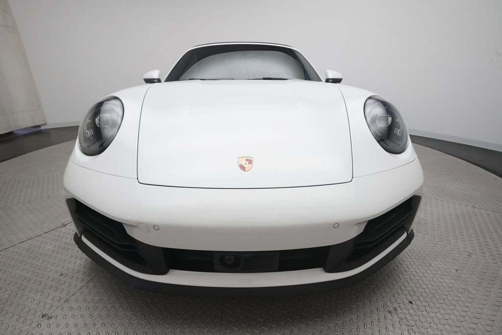 Certified 2025 Porsche 911 Carrera RWD image 2