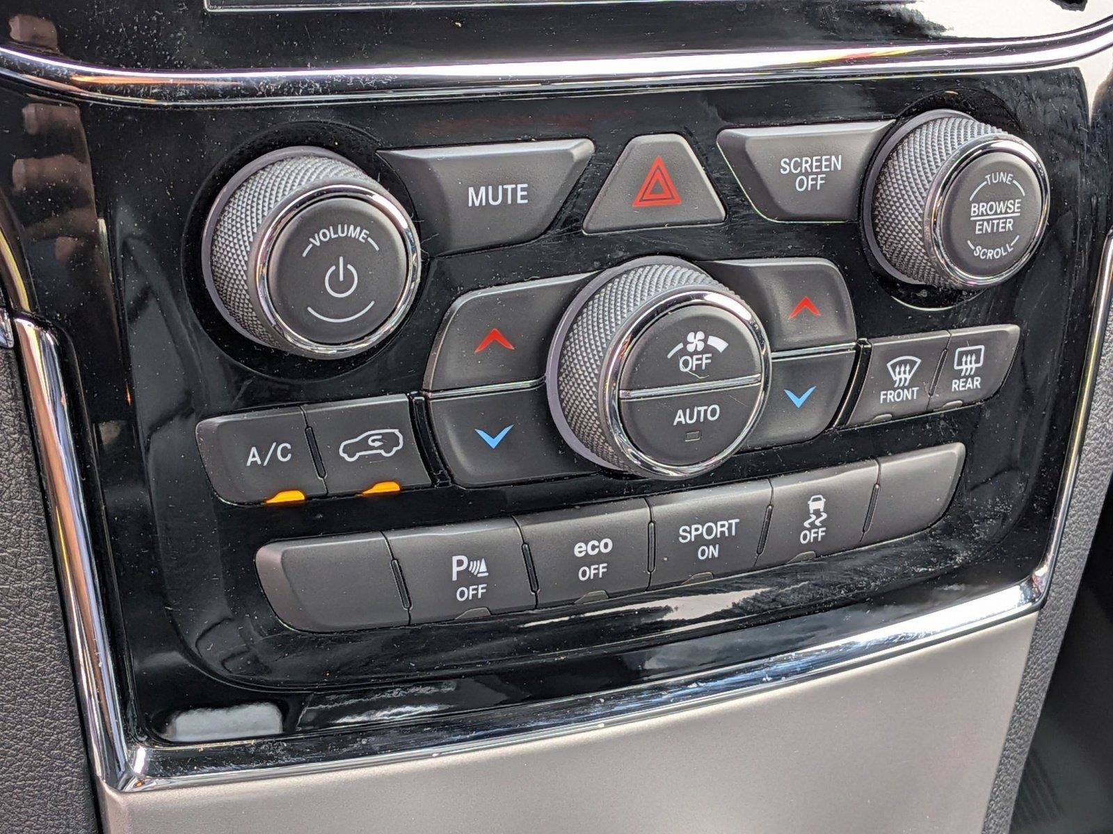 Certified 2021 Jeep Grand Cherokee Trailhawk w/ Trailhawk Luxury Group AWD/4WD image 13