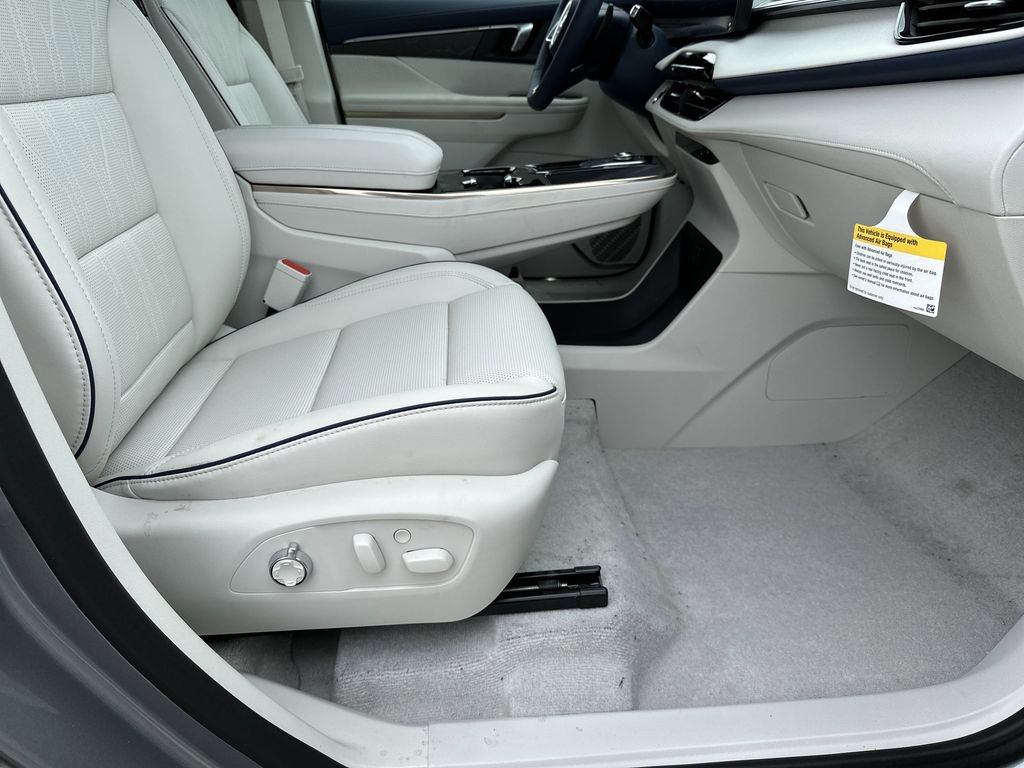 New 2026 Buick Enclave Avenir image 42